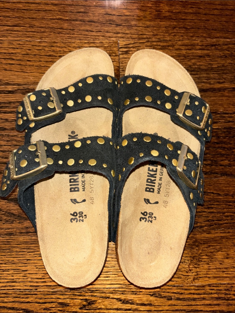 NIB Birkenstock Arizona Rivets Black Suede Leather 36 Medium/Narrow - Picture 2 of 4